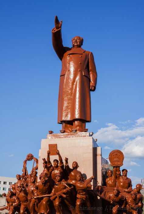 Where and why did Mao Zedong gain power?