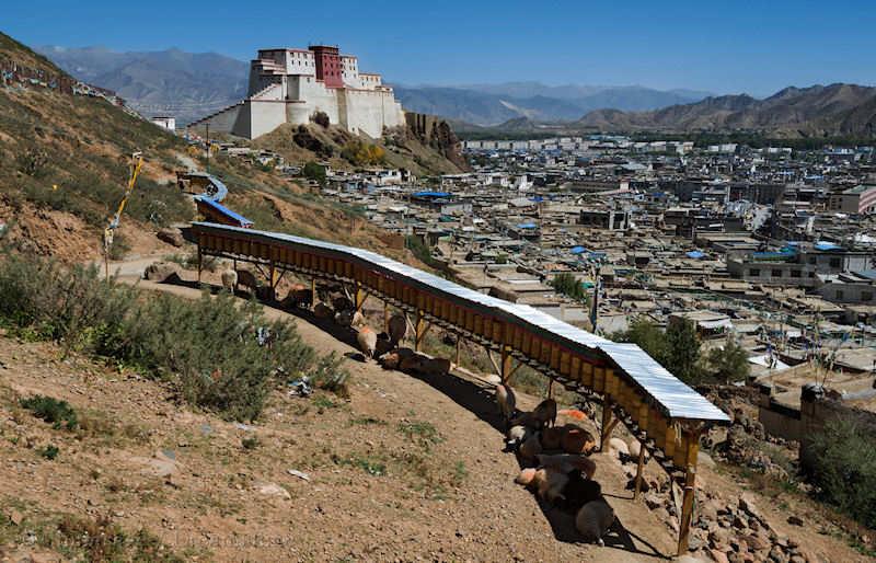 Tibet, Shigatse, prayer wheel, Buddhism, view